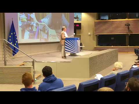 Niño Feliz bij Les Femmes d'Europe